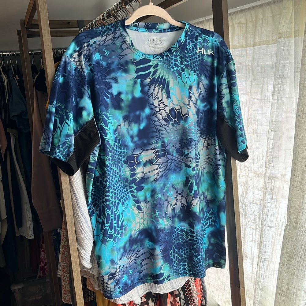 Huk short sleeved fishing shirt